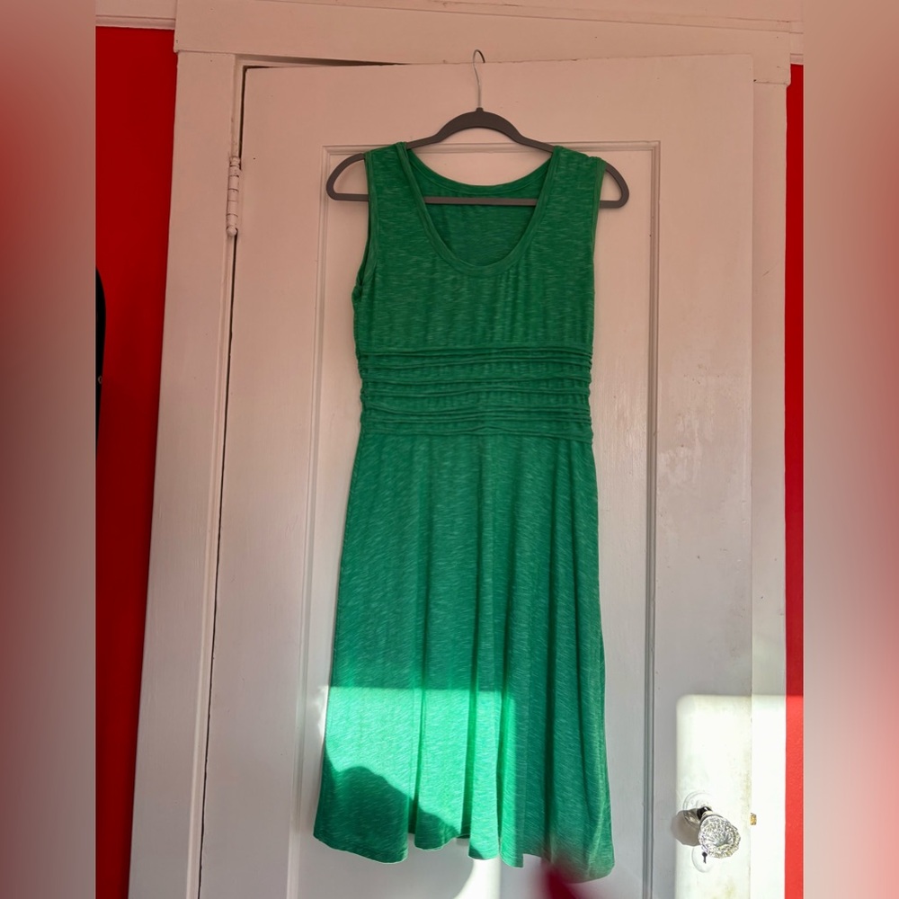 Max Studio Green Sleeveless Dress